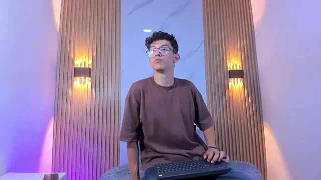 Snapshot of Christopher_Hunter chatting on March 15, 9:43 pm Christopher Hunter online show from March 15, 9:43 pm