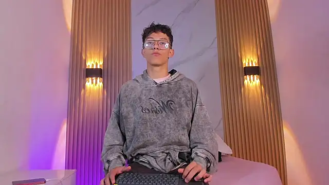 Snapshot of Christopher_Hunter chatting on March 28, 4:01 am Christopher Hunter online show from March 28, 4:01 am