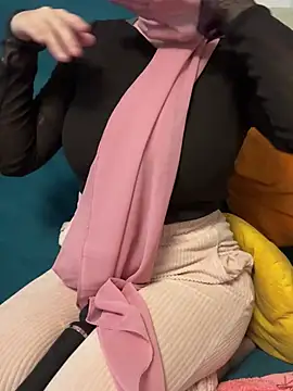 Snapshot of -pinkladyy- chatting on February 20, 6:26 am -pinkladyy- online show from February 20, 6:26 am