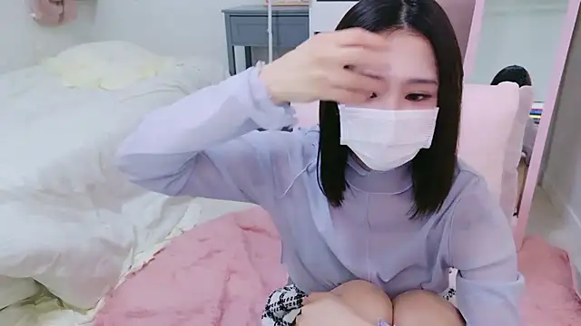  MIYUnya online show from May 15, 1:01 am
