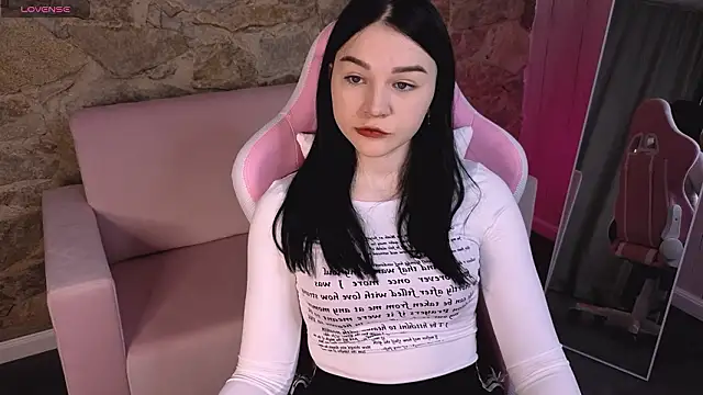 JadeCharm online show from February 10, 9:13 am