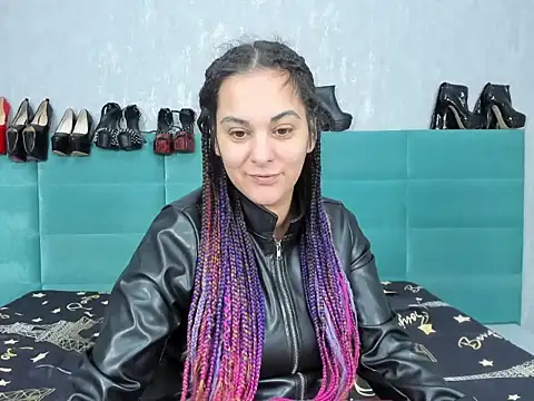 Snapshot of emilyvondark chatting on February 14, 9:28 am emilyvondark online show from February 14, 9:28 am