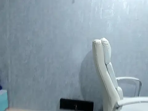 emilyvondark online show from March 11, 3:45 am