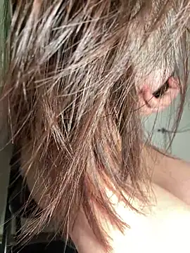 Snapshot of BabyChloe222 chatting on April 9, 6:13 pm BabyChloe222 online show from April 9, 6:13 pm