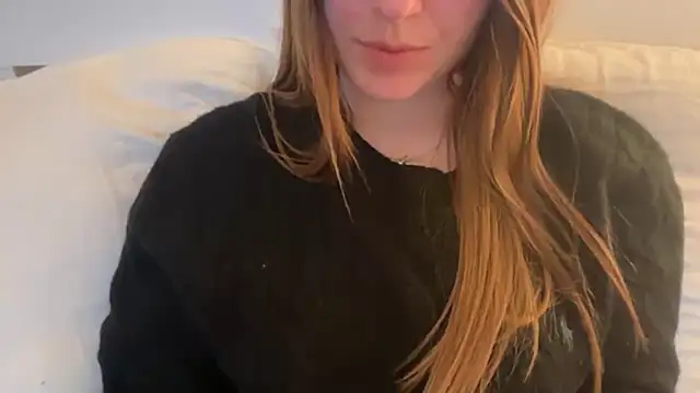 Lucyschickt online show from May 1, 6:56 pm