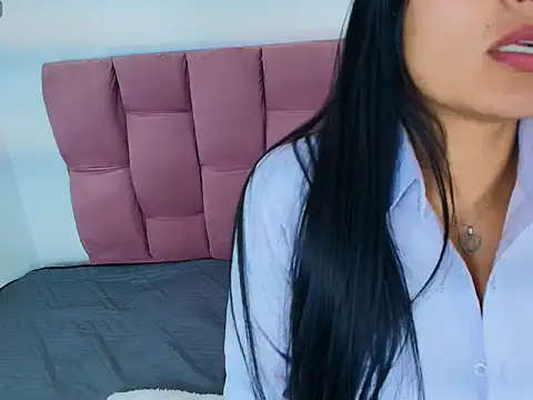 Snapshot of Melannyy__ chatting on June 7, 4:27 am Melannyy online show from June 7, 4:27 am