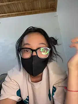 Leeeiuu online show from February 6, 3:04 pm