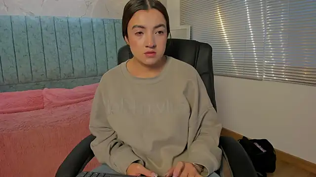 Tara Parker online show from February 11, 12:10 pm