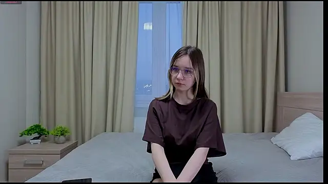 alorenna online show from March 17, 3:15 pm