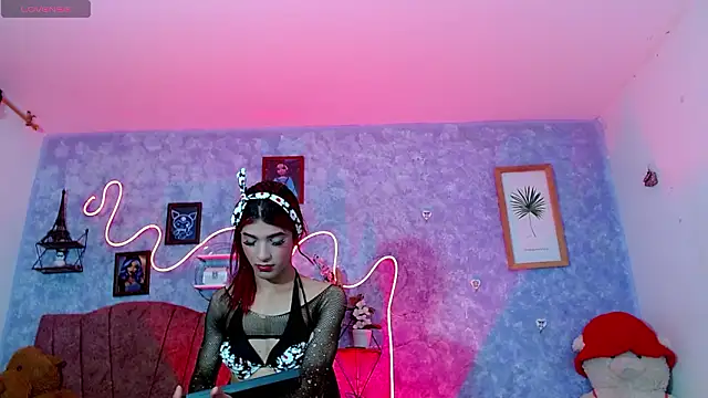 Everlin  Hot  online show from March 5, 12:34 pm