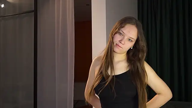 Snapshot of EllanFerenz chatting on February 3, 5:18 pm EllanFerenz online show from February 3, 5:18 pm