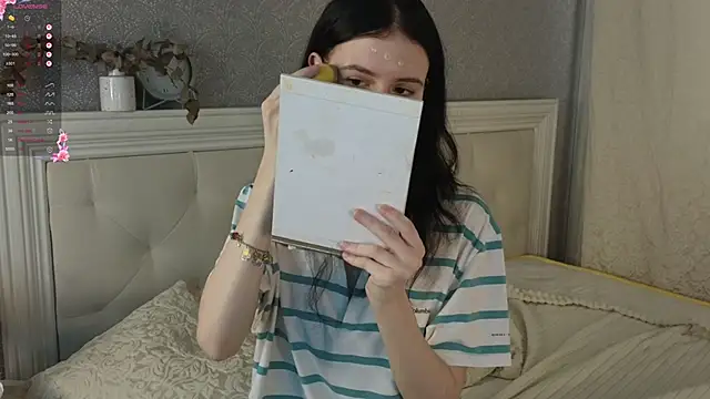 Glow hollow online show from February 8, 3:32 am