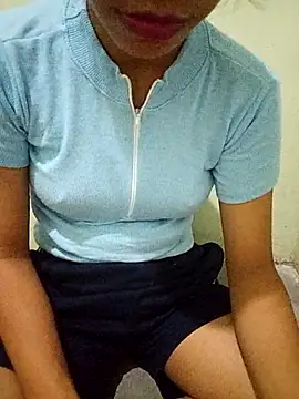 Snapshot of Dreem_love chatting on April 2, 6:49 pm Dreem love online show from April 2, 6:49 pm