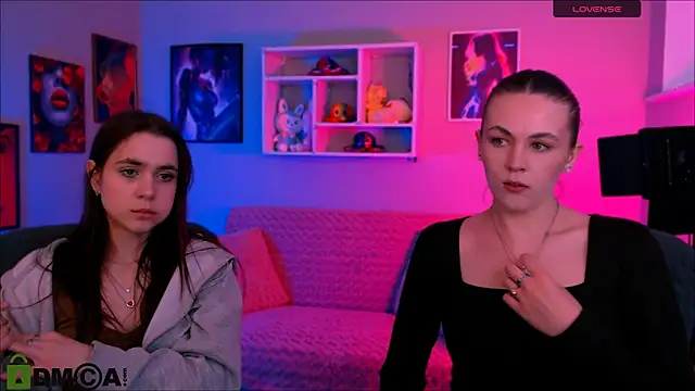 laurenmurrr online show from April 25, 9:34 am