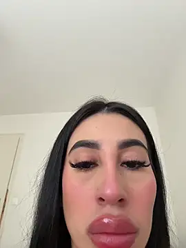 Snapshot of valentina252005 chatting on February 16, 10:33 am valentina252005 online show from February 16, 10:33 am