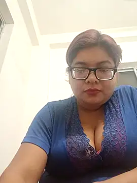 Elie Hallway online show from March 2, 7:21 pm