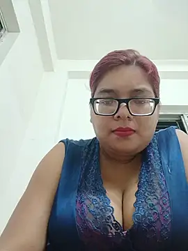 Elie Hallway online show from June 9, 5:46 pm