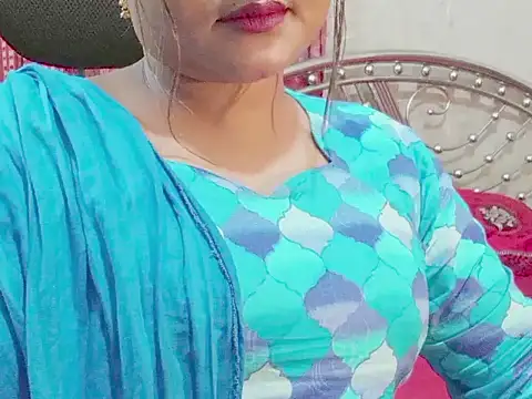 Snapshot of Nusrat_Faria chatting on June 19, 8:23 pm Nusrat Faria online show from June 19, 8:23 pm