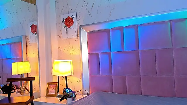 Tifanny Rossel online show from February 2, 4:49 pm