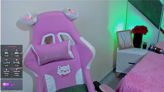 isa kolins online show from April 1, 11:33 am