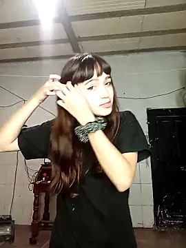 dieciochoyundia online show from March 29, 4:23 am