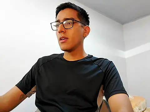 Snapshot of NickFin chatting on February 25, 9:24 pm NickFin online show from February 25, 9:24 pm