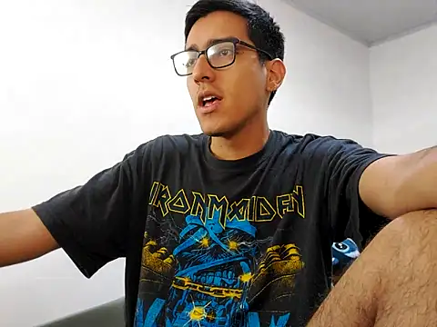 Snapshot of NickFin chatting on March 12, 8:15 pm NickFin online show from March 12, 8:15 pm