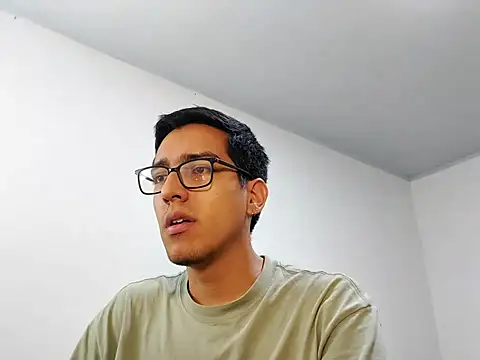 Snapshot of NickFin chatting on March 26, 12:28 am NickFin online show from March 26, 12:28 am