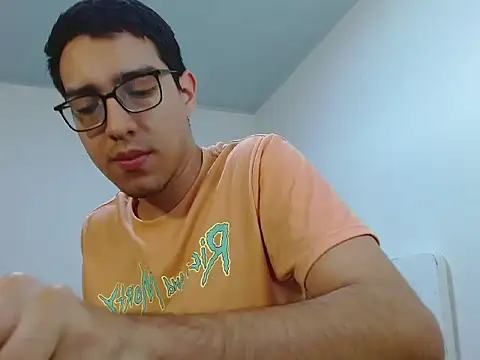 Snapshot of NickFin chatting on March 28, 5:45 pm NickFin online show from March 28, 5:45 pm