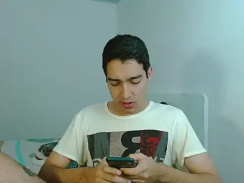 Snapshot of NickFin chatting on April 2, 4:26 pm NickFin online show from April 2, 4:26 pm