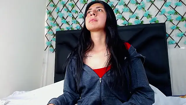 EmmaWilliamss4 online show from February 12, 2:56 pm