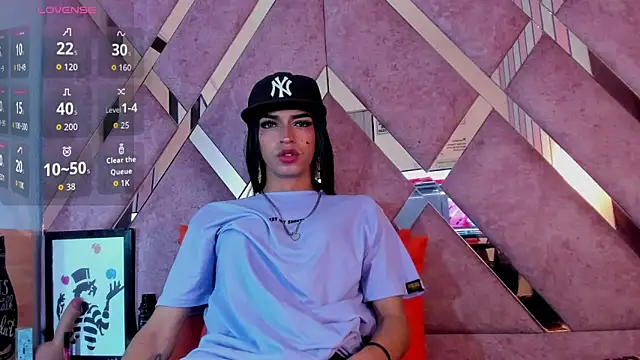 Snapshot of MeghanQueen__ chatting on March 14, 6:19 am MeghanQueen online show from March 14, 6:19 am