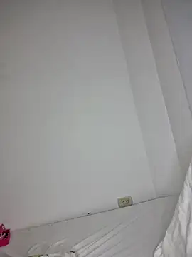 Roux-Lia online show from March 20, 4:50 am