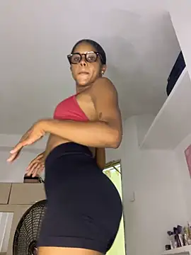 LIA PARKERR online show from March 12, 1:34 am