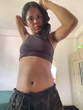 LIA PARKERR online show from May 22, 6:46 pm