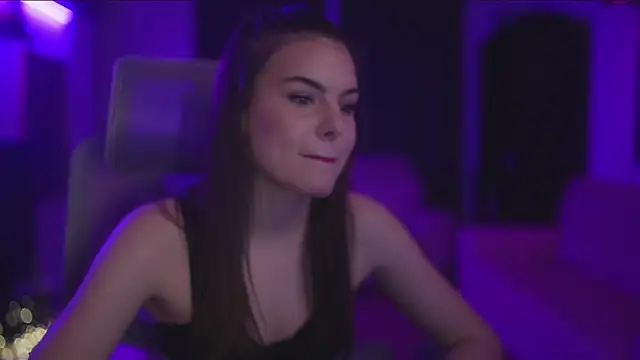 Snapshot of kiara_danger chatting on February 4, 8:47 pm kiara danger online show from February 4, 8:47 pm