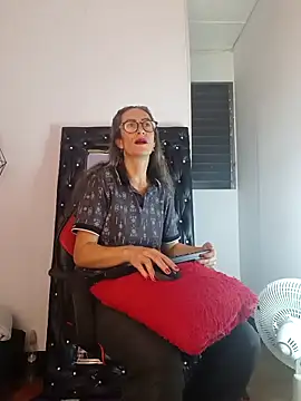 laurasofia45 online show from February 9, 7:07 pm