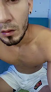 Snapshot of junior_men22 chatting on May 24, 12:32 pm junior men22 online show from May 24, 12:32 pm