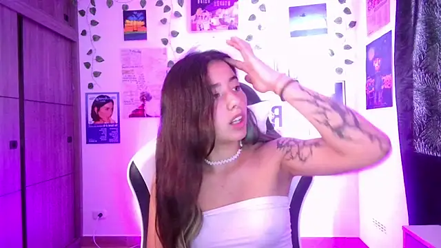 IvyStone  online show from April 15, 7:43 pm