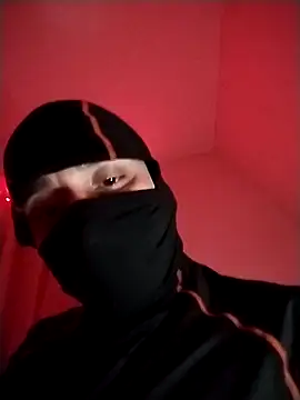 Snapshot of BoxedDitty chatting on February 15, 6:10 am BoxedDitty online show from February 15, 6:10 am