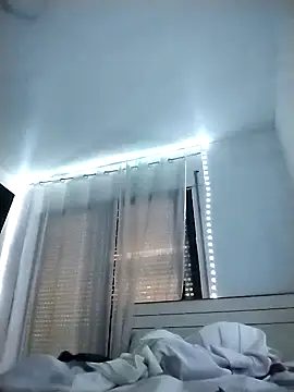 Snapshot of BoxedDitty chatting on February 15, 11:30 am BoxedDitty online show from February 15, 11:30 am