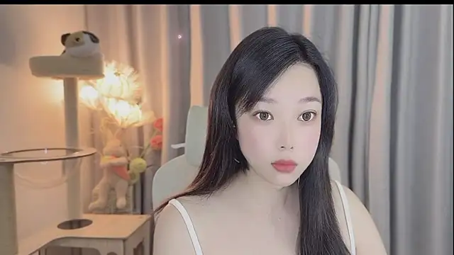 Snapshot of Yumi_yuni chatting on May 6, 1:14 am Yumi yuni online show from May 6, 1:14 am