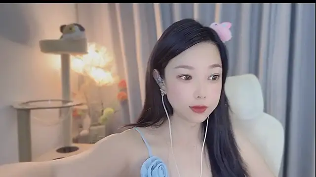 Snapshot of Yumi_yuni chatting on May 8, 1:22 am Yumi yuni online show from May 8, 1:22 am