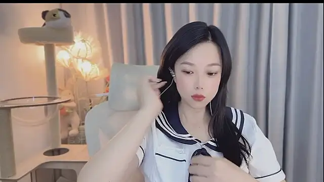 Snapshot of Yumi_yuni chatting on May 9, 2:28 am Yumi yuni online show from May 9, 2:28 am