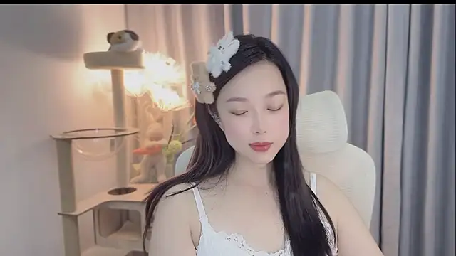 Snapshot of Yumi_yuni chatting on May 11, 2:45 pm Yumi yuni online show from May 11, 2:45 pm