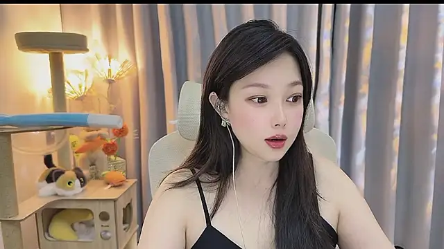 Snapshot of Yumi_yuni chatting on June 1, 1:24 pm Yumi yuni online show from June 1, 1:24 pm