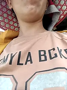 hot-luna- online show from May 4, 8:32 am