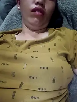 hot-luna- online show from May 7, 8:58 pm