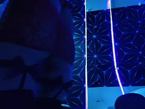 amairany27 online show from March 28, 6:46 am