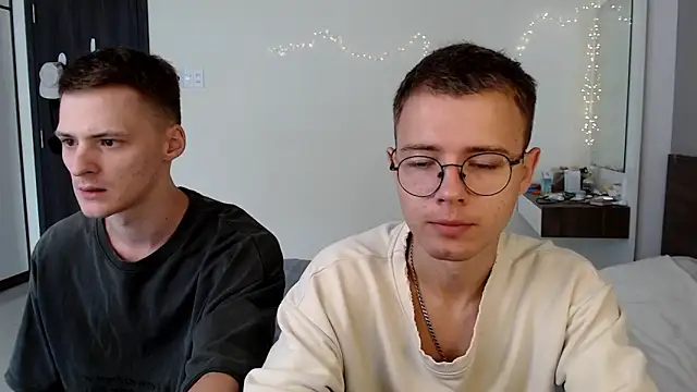 NikiKerryCum online show from May 20, 4:18 am